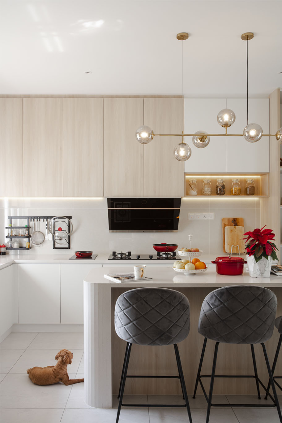 Grande Rhapsody white and soft beige kitchen Mieux interior design