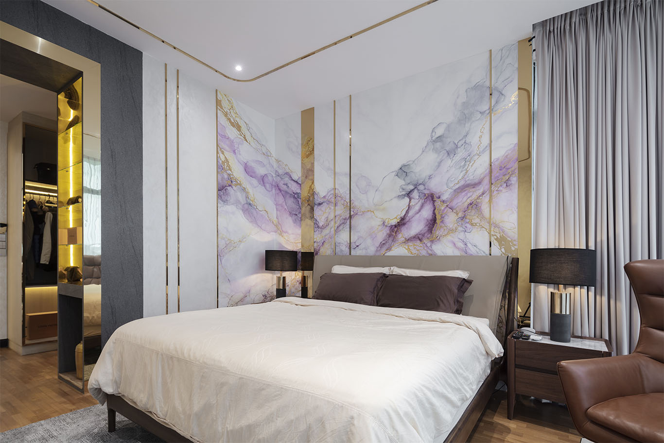 MIEUX La Famillie De Lee luxurious bedroom with white purple and gold marble wall and dark brown table night lamp 2 mieux interior design