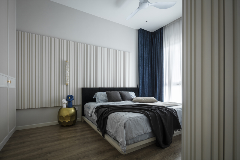 MIEUX Arch of White modern aesthetic bedroom with light wooden floor and blue hidden curtain mieux interior design