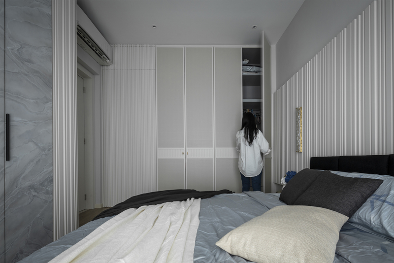 MIEUX Arch of White modern aesthetic bedroom with light wooden floor and white cupboard 2 mieux interior design