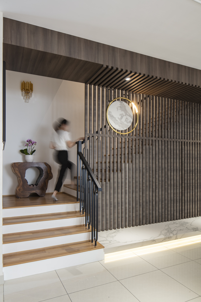 Bond of Aurora modern staircase with wooden strips 2 Mieux interior design