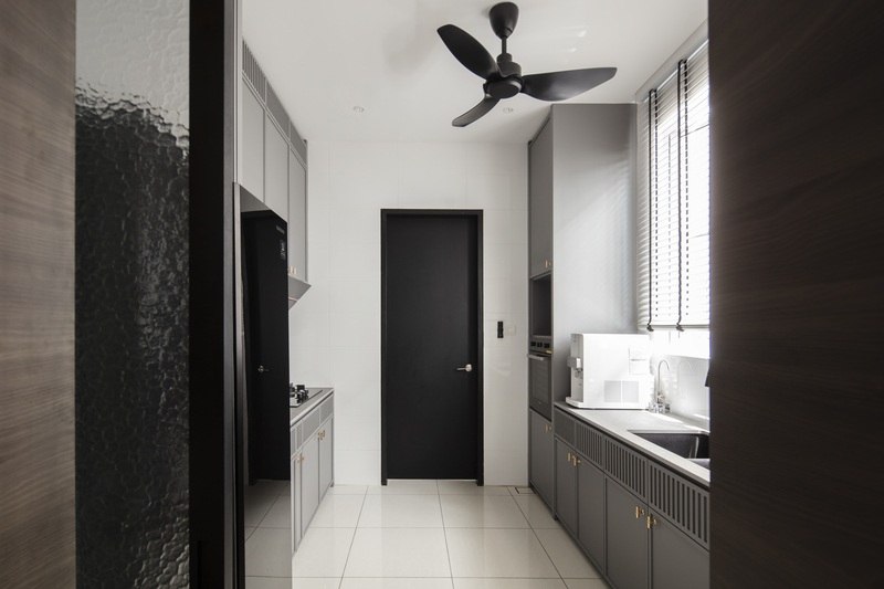 Bond of Aurora white and black kitchen design Mieux interior design
