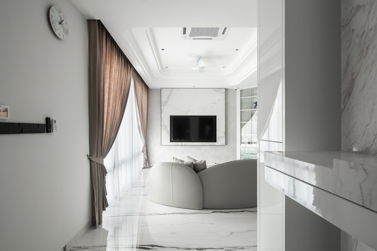 le maison white luxurious white theme living room with white marble and light grey sofa view from behind mieux interior design
