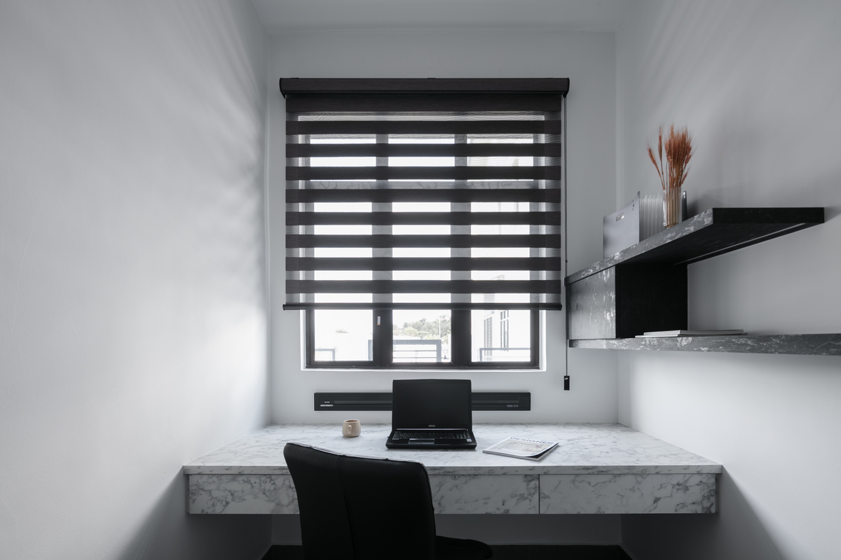 la nouvelle maison noire white marble desk with black chair 2 mieux interior design