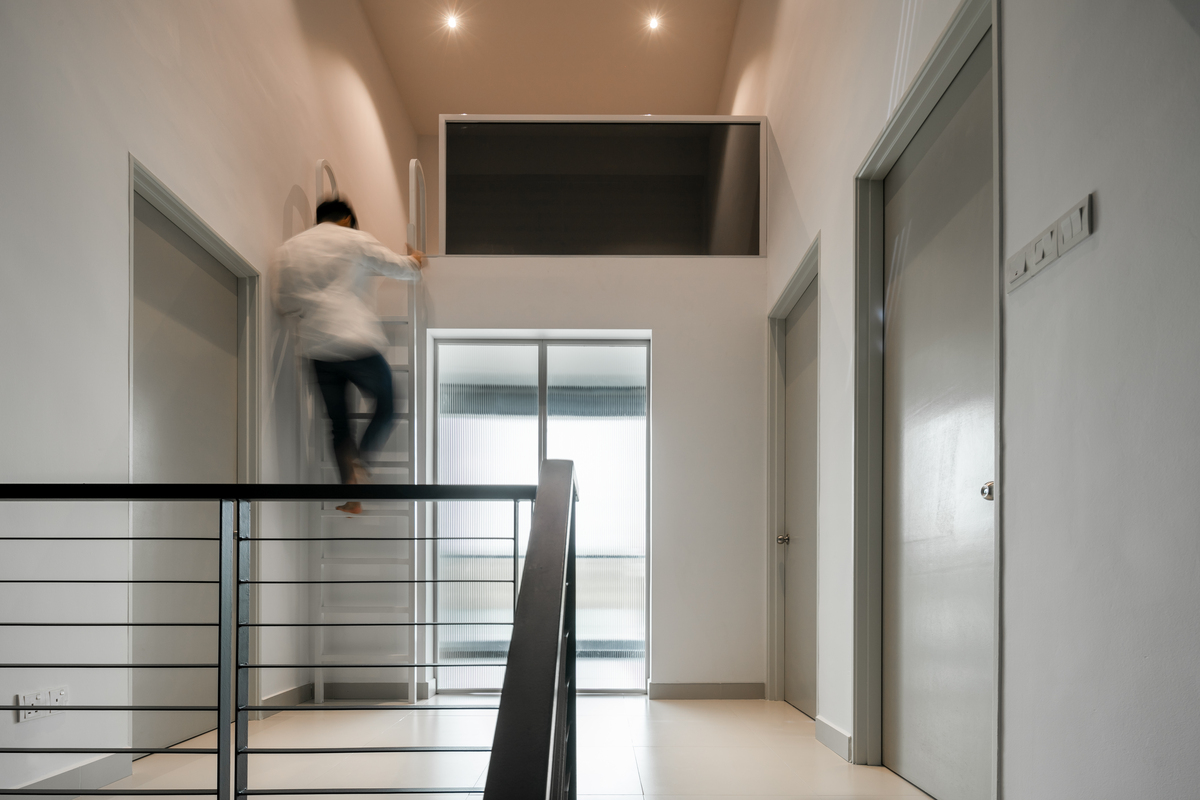 la nouvelle maison noire minimalist white loft stair mieux interior design