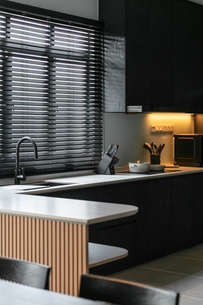 la nouvelle maison noire dark theme modern kitchen with gold hidden light mieux interior design