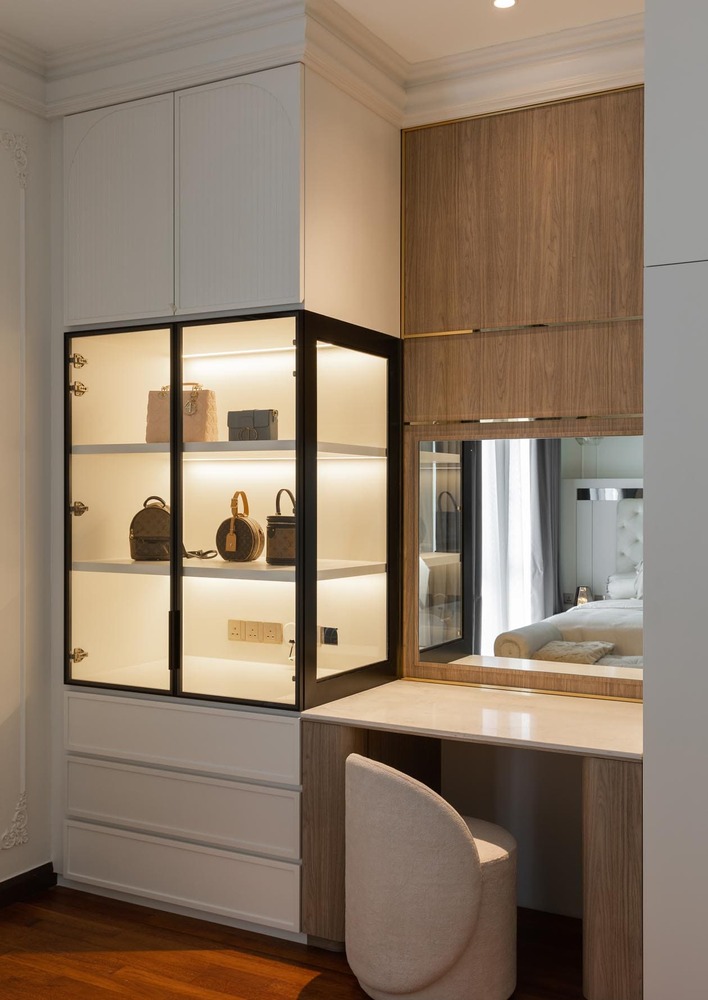 Milady Fantasy modern luxury makeup table and closet with transparent glass handbag shelf mieux interior design