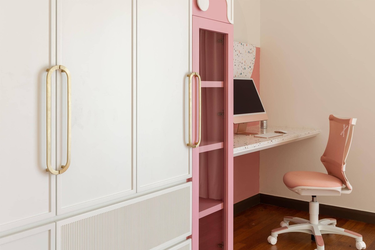 Milady Fantasy modern girls room with baby pink theme and pink pc set up mieux interior design
