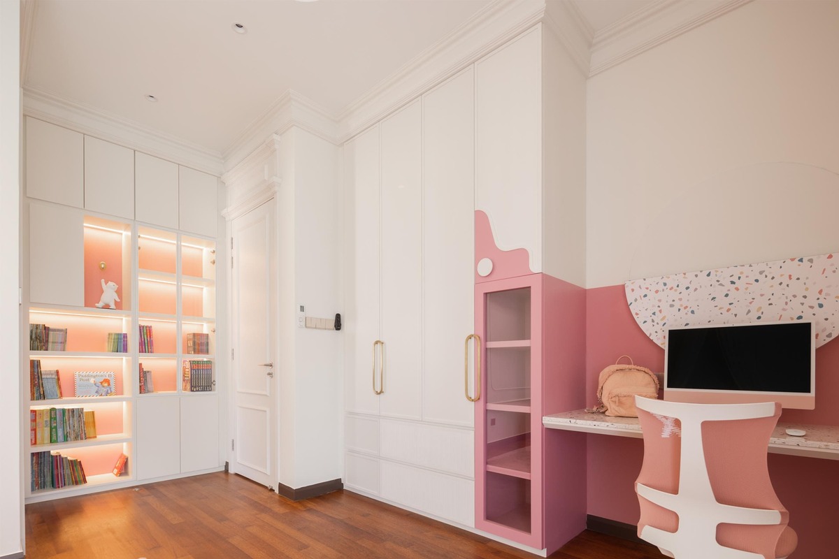 Milady Fantasy modern girls room with baby pink theme and pink pc set up 6 mieux interior design