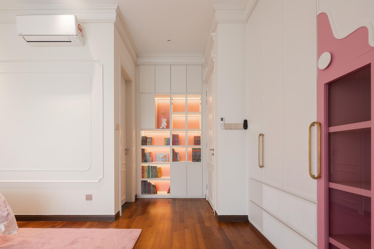 Milady Fantasy modern girls room huge white cupboard with transparent glass mieux interior design